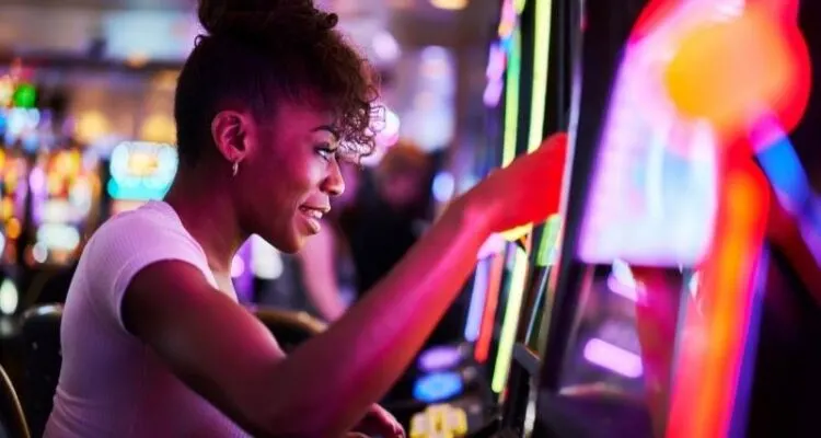 Des Femmes Qui Jouent Dans Un Casino à Las Vegas.