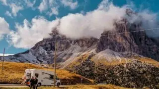 vivir en una furgoneta sella-pass-dolomites