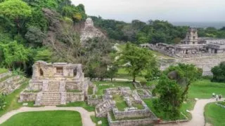 Hoe kom je van Flores naar Palenque, Guatemala?